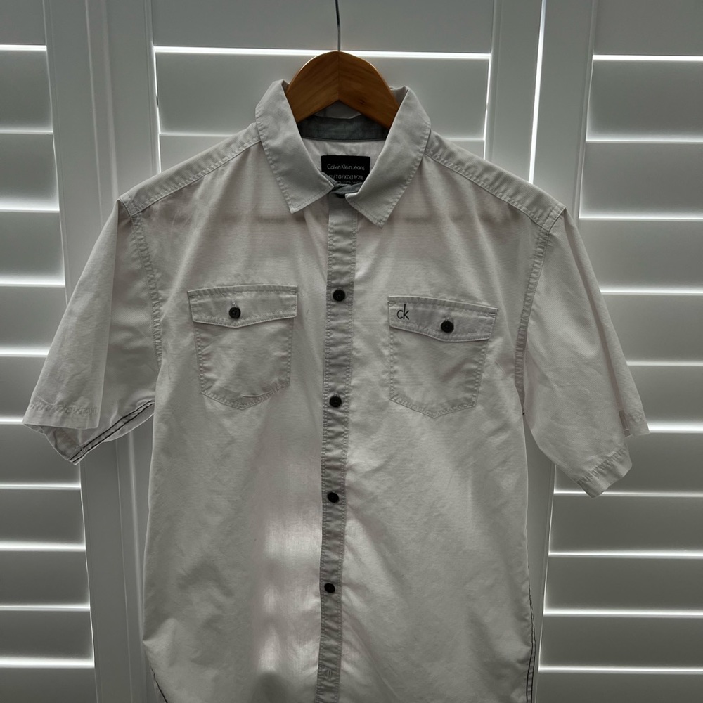 Boys Calvin Klein Jeans White Button Down shirt. Size XL/18/20.  EUC